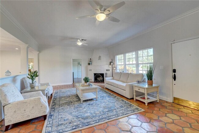 Foto del edificio - 302 NW 11th St