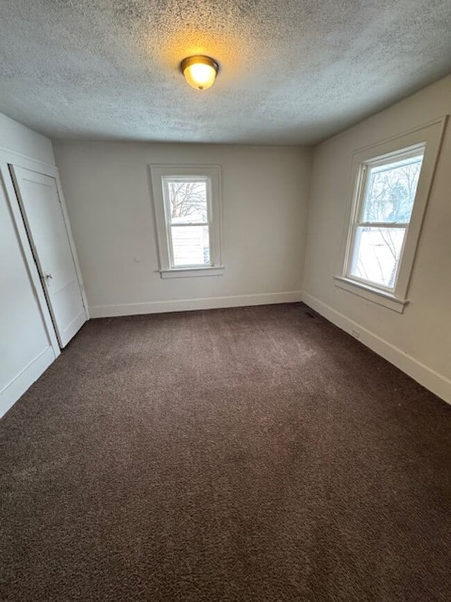 Building Photo - 414 Hamilton Ave