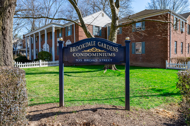 Foto del edificio - Brookdale Gardens Condo