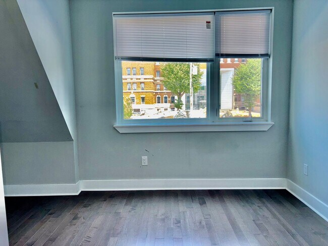 Foto del edificio - 5334 Cedar Ave
