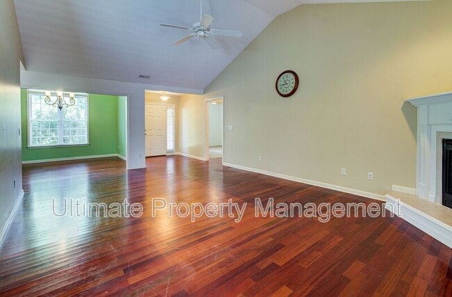 Building Photo - 700 Valley Brook Rd
