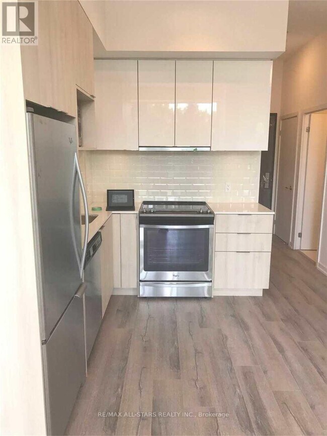 Photo du bâtiment - 52 Forest Manor Rd