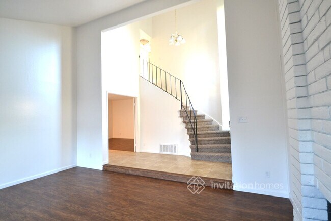 Foto del edificio - 7704 Guenivere Way