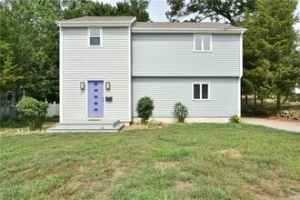 Building Photo - 28 Sandhill Dr