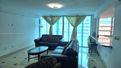 Building Photo - 18051 Biscayne Blvd