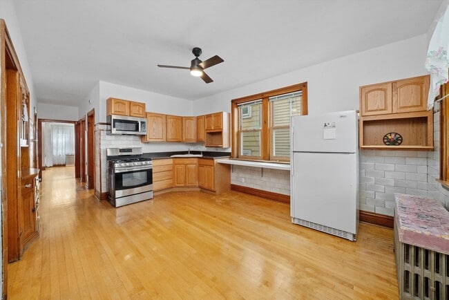 Building Photo - 4912 S Komensky Ave