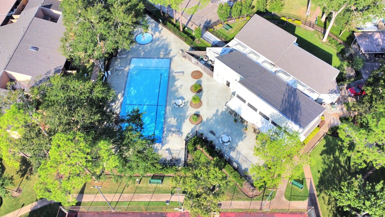 Foto principal - 2379 Briarwest Blvd