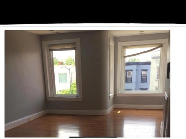 Building Photo - 1715 1st St NW