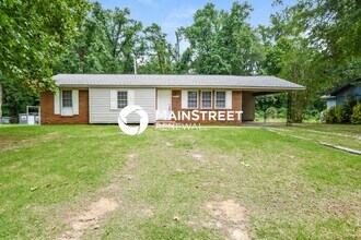Building Photo - 5084 Oak Leaf Cir