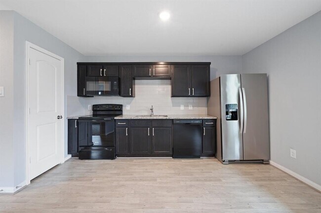 Building Photo - 17038 Marie Vlg Dr