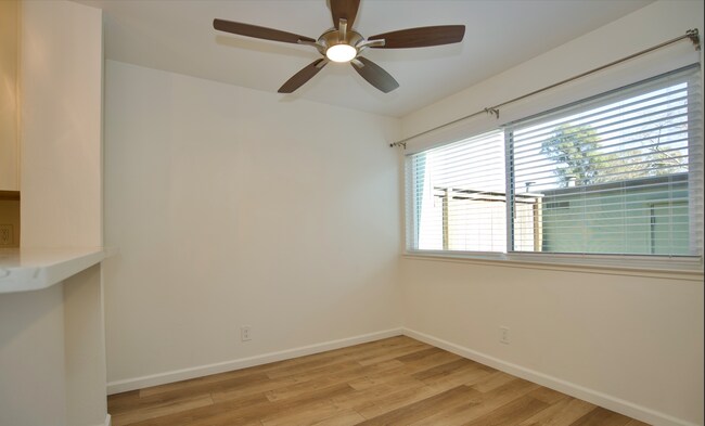 Foto del edificio - Centrally Located Napa Townhouse