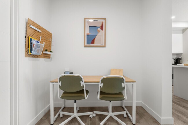 Building Photo - 158 Spring Creek Common SW