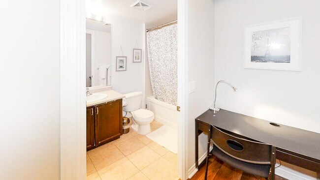 Photo du bâtiment - 30 Grand Trunk Crescent