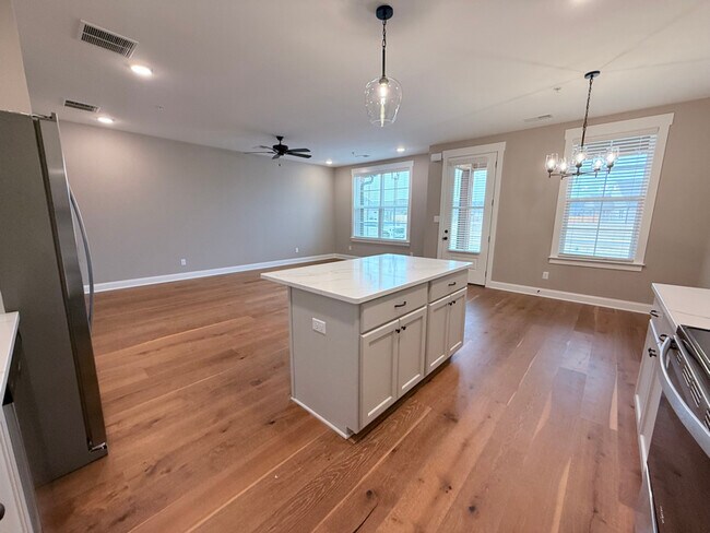 Foto del edificio - 731 Bolivar Dr