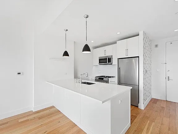 Photo - 27-21 44th Dr Apartment