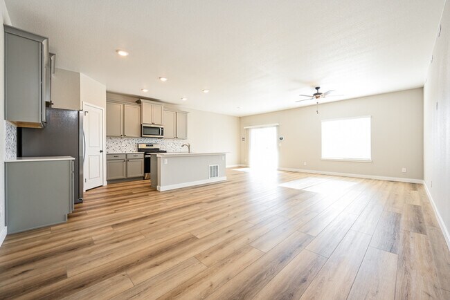 Building Photo - 17734 E 94th Dr