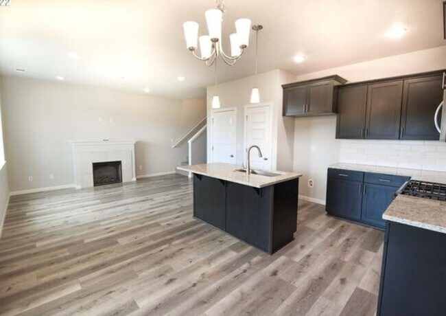 Foto del edificio - Beautiful 3 bed 2.5 ba