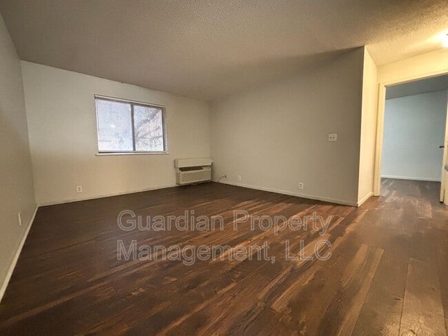 Building Photo - 1602 Brookside Dr