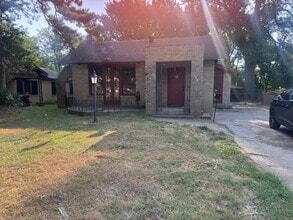 Building Photo - 908 Fitzhugh Ave