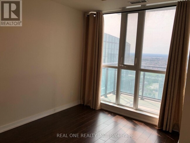 Photo du bâtiment - 4070 Confederation Pkwy