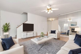 Building Photo - 9800 Pagewood Ln