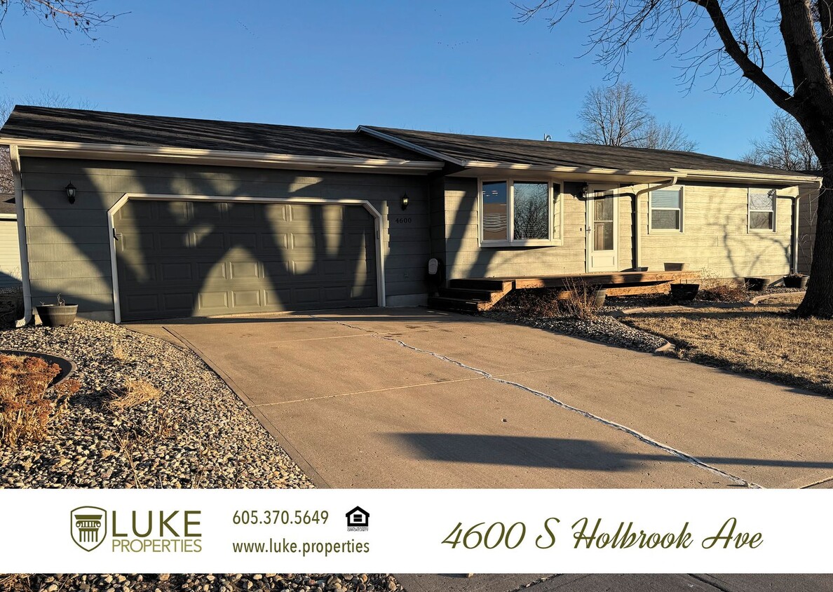 Primary Photo - Spacious 4 bedroom home for rent in Sioux ...