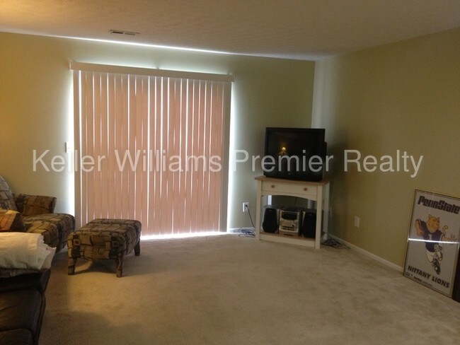 Building Photo - 4698 Cadmus Dr