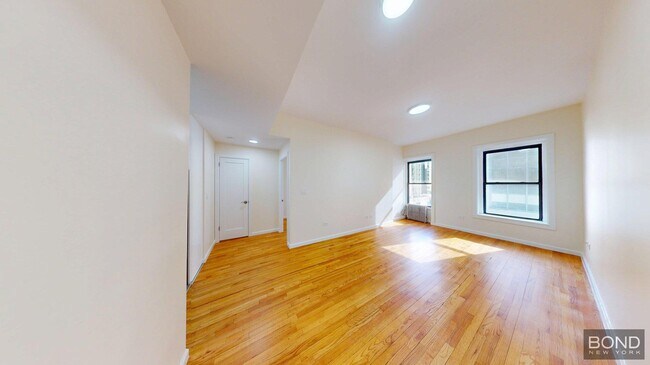 Foto del edificio - 54 W 56th St
