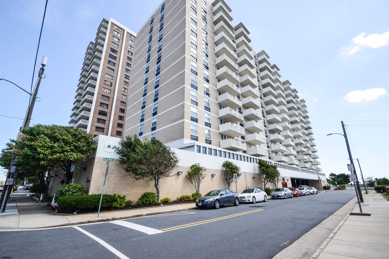 Primary Photo - 101 S Plaza Pl