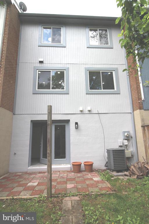 Foto del edificio - 1029 Kings Ct