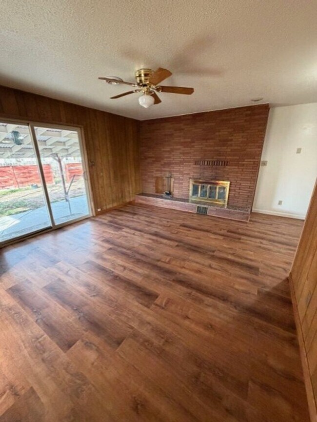 Foto del edificio - Beautiful 3 Bed 2 Bath House