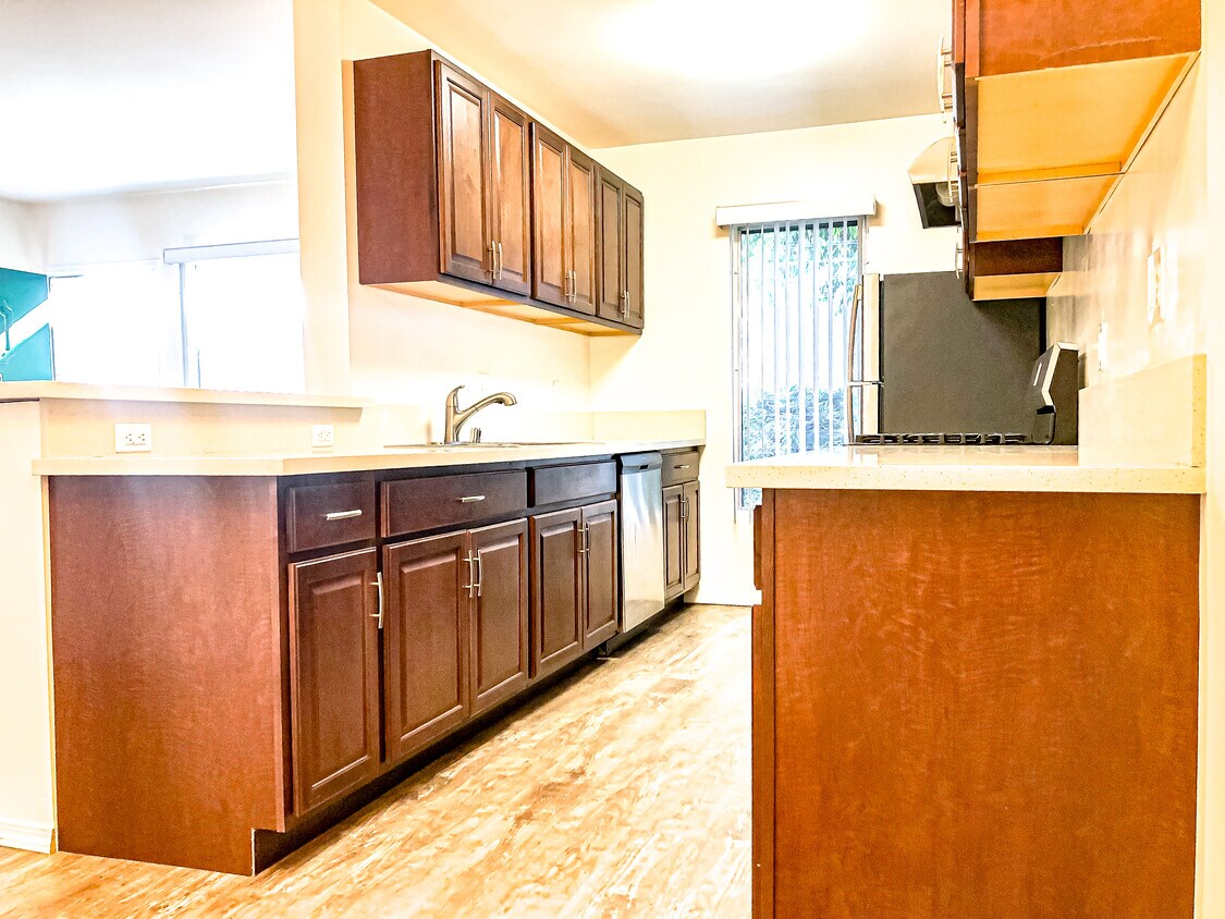 Foto principal - 1242 Wellesley Ave