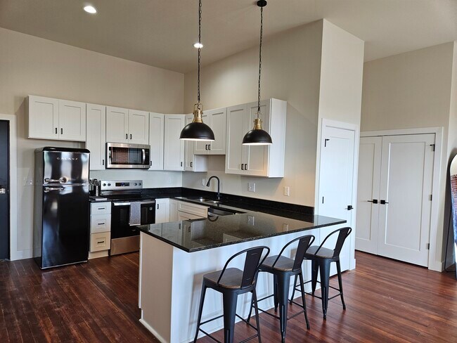 Foto del edificio - 9 S Main St