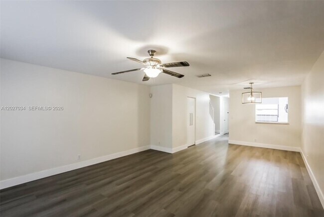 Foto del edificio - 9732 NW 15th St