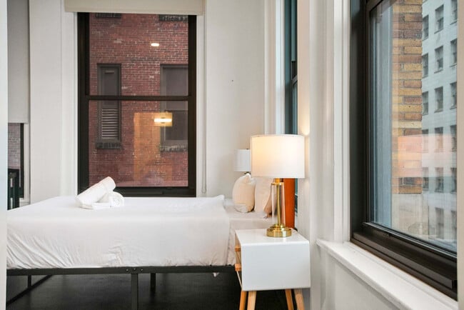 Building Photo - 209 9th St