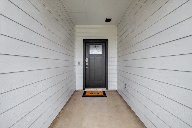 Building Photo - 30518 White Cliff Ct