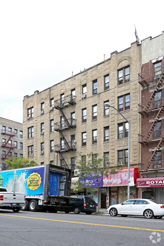 Building Photo - 102-110 Nagle St