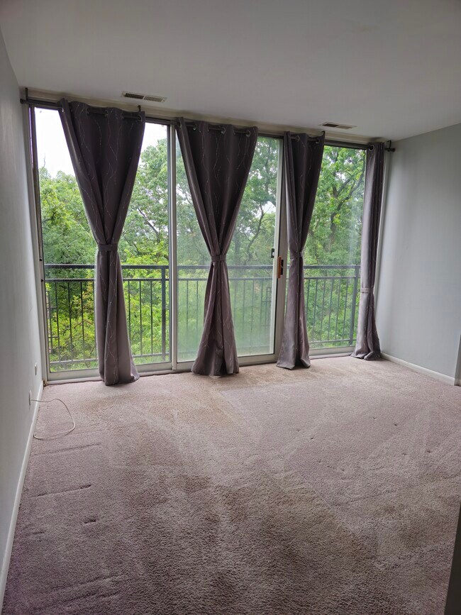 Foto del edificio - 5820 Oakwood Dr