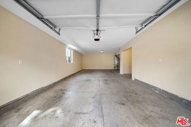 Foto del edificio - 14228 Sylvan St