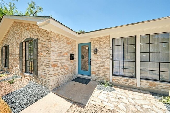 Building Photo - 10104 Chukar Cir