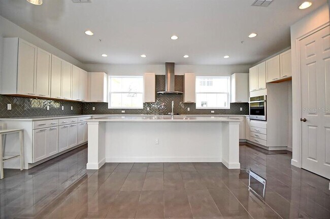 Foto del edificio - 1520 Lake George Dr