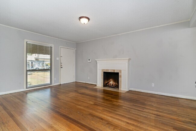 Foto del edificio - 7802 Morton St