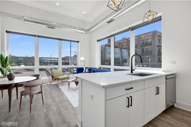 Foto del edificio - 4733 N Western Ave