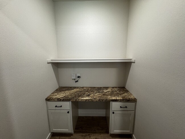 Building Photo - Beautiful Home Located Near Texas Tech Campus & Medical District!