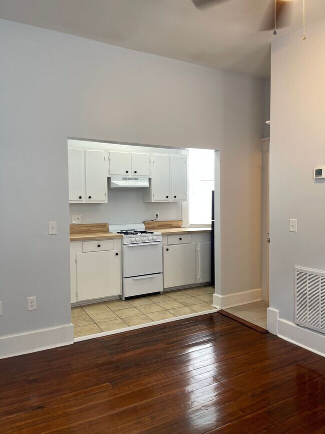 Foto del edificio - 412 E Duffy St