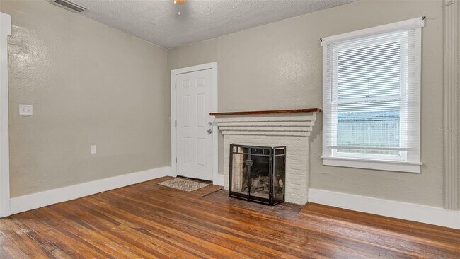 Building Photo - 4736 20th St N