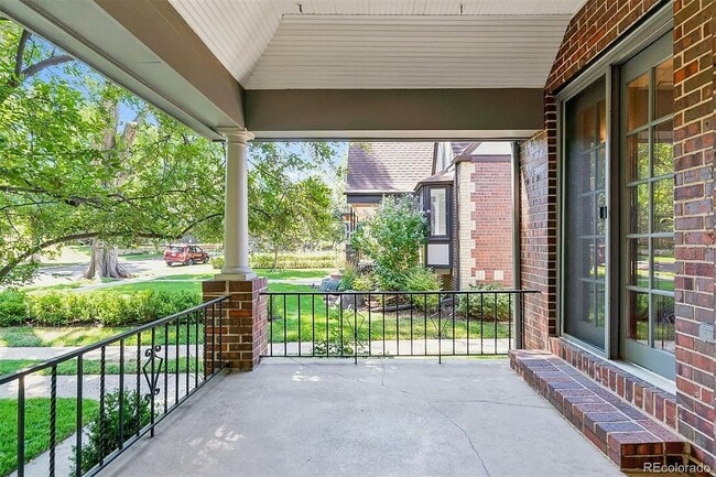 Building Photo - 1021 S Columbine St