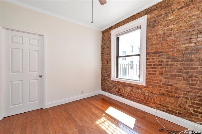 Building Photo - 21-27-27 33rd St