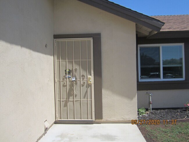 Building Photo - 4 br, 2 bath House - 9765 ALTADENA DR
