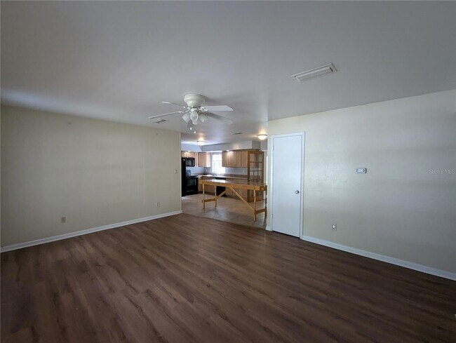 Foto del edificio - 1714 NW 38th St